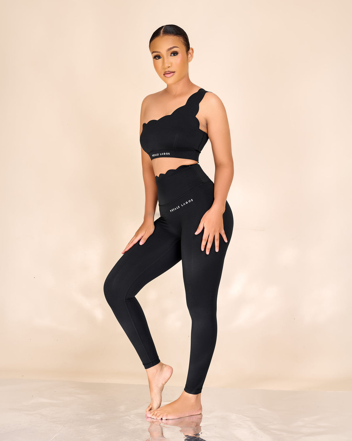 Akayda Monostrap Scalloped Hem Detailed Leggings Set