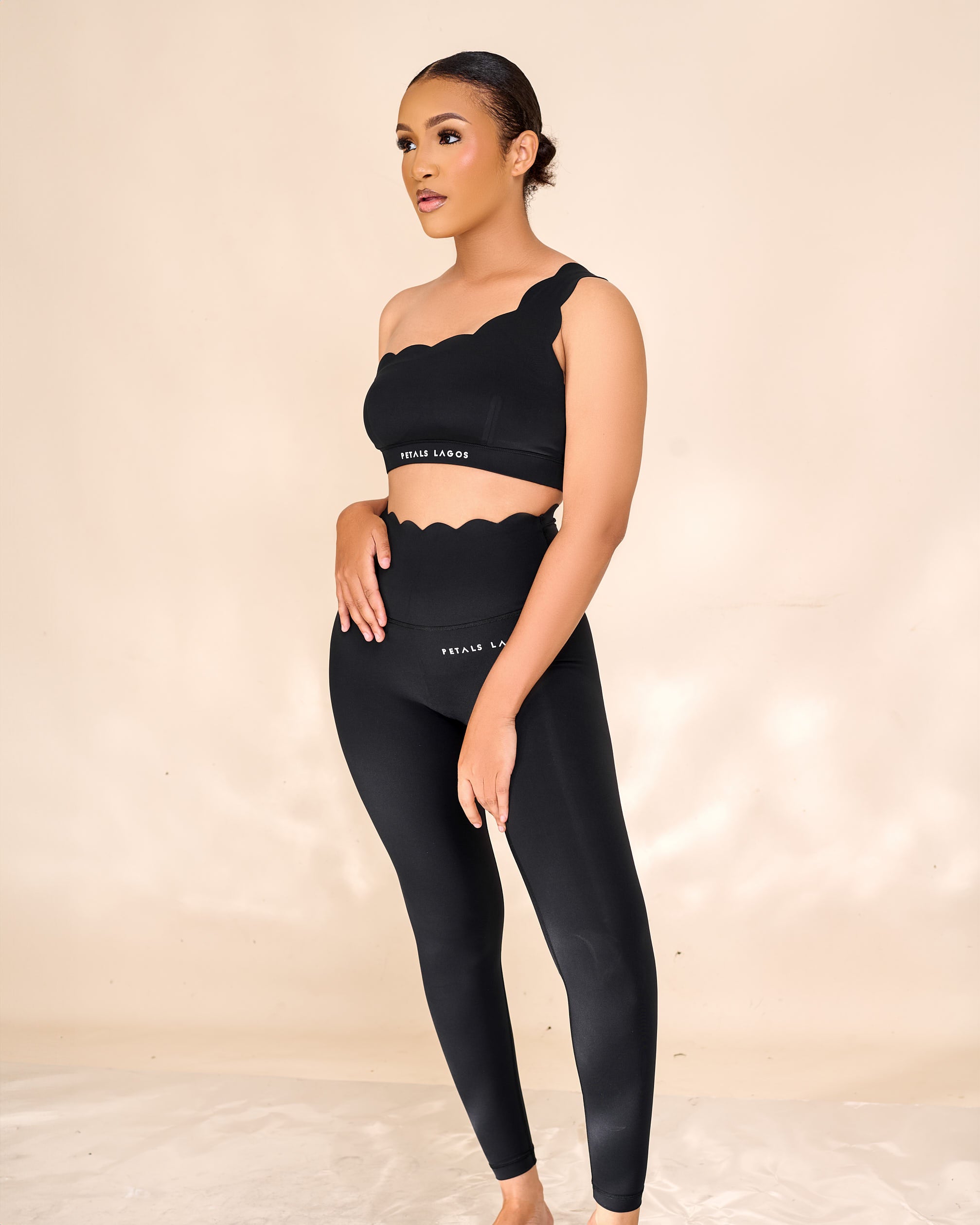 Akayda Monostrap Scalloped Hem Detailed Leggings Set