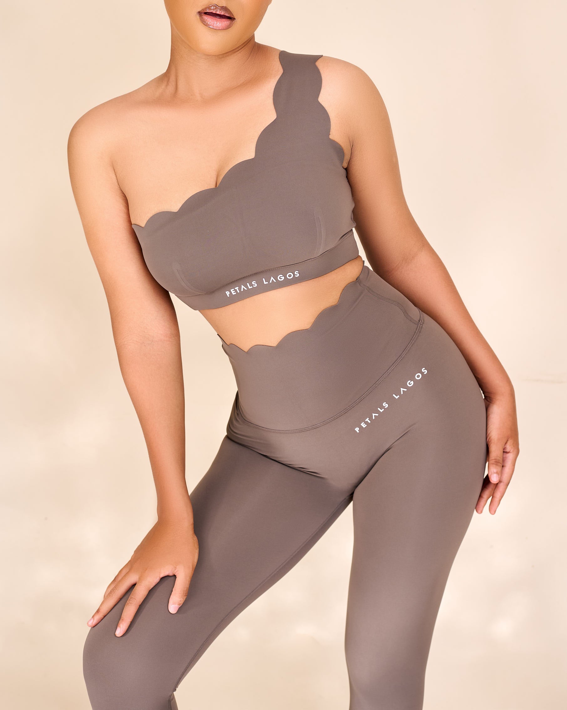 Akayda Monostrap Scalloped Hem Detailed Leggings Set