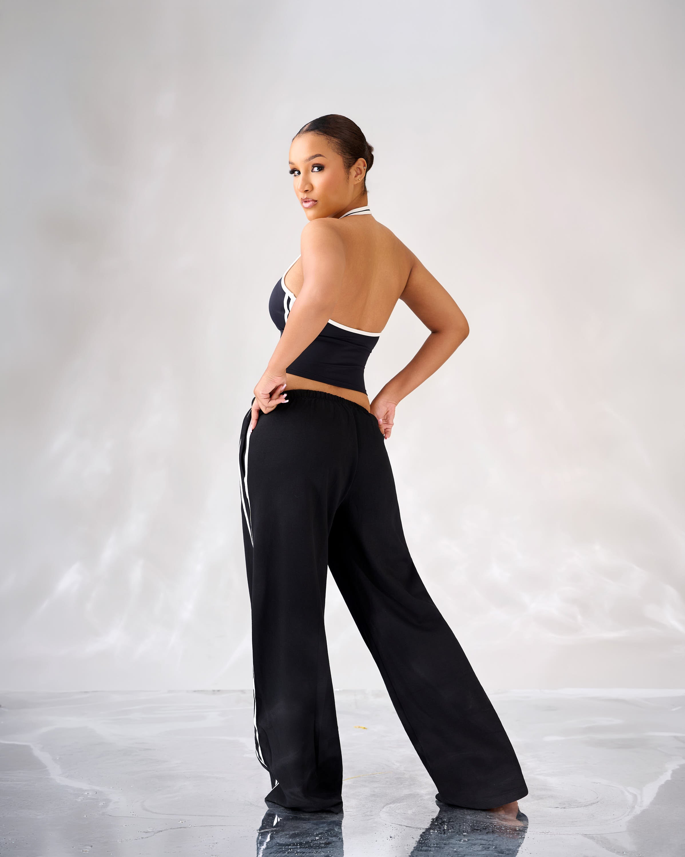 The Tèmí Halter Jogger Set