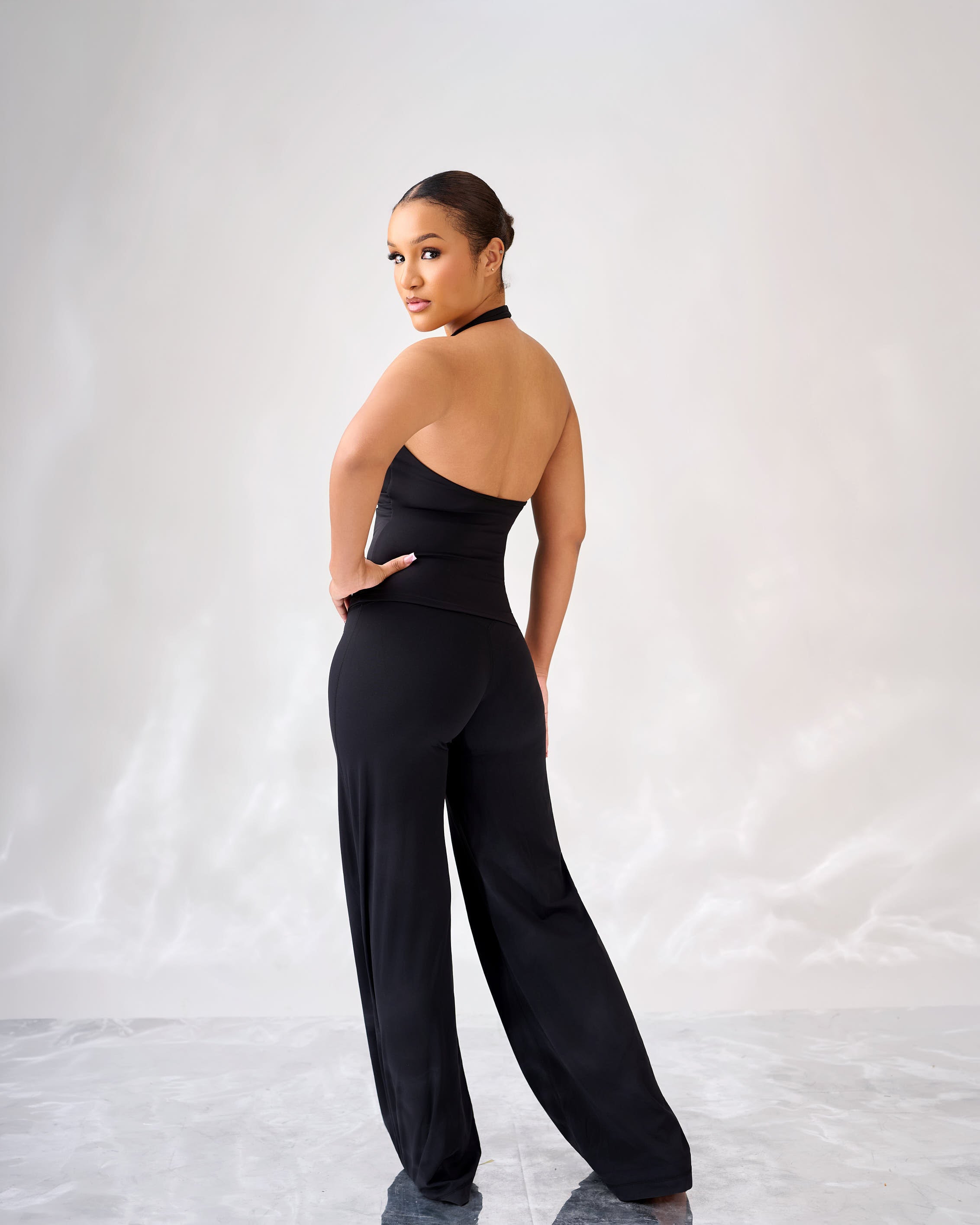 The Abeni Halter Silhouette Set